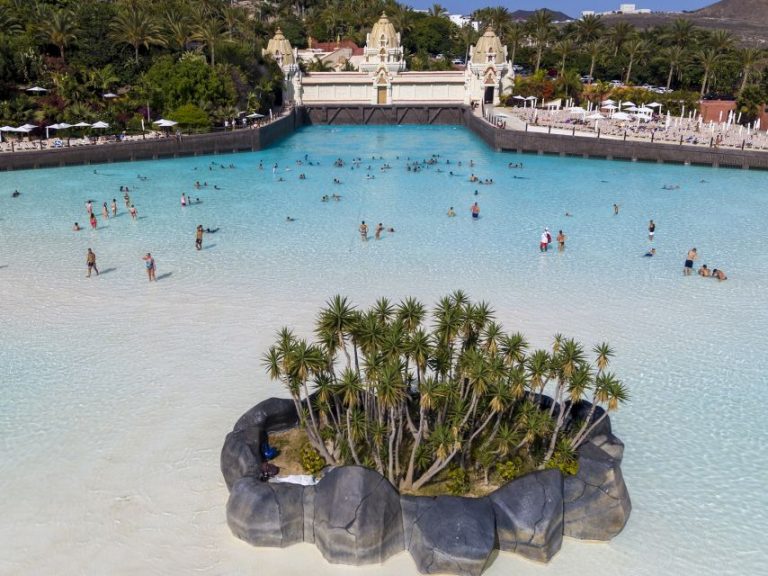 Siam Park Tenerife Wave Palace